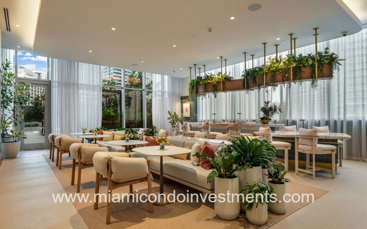 Viceroy Brickell dining area
